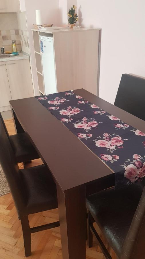 Apartmani V&F Vrnjačka Banja Екстериор снимка